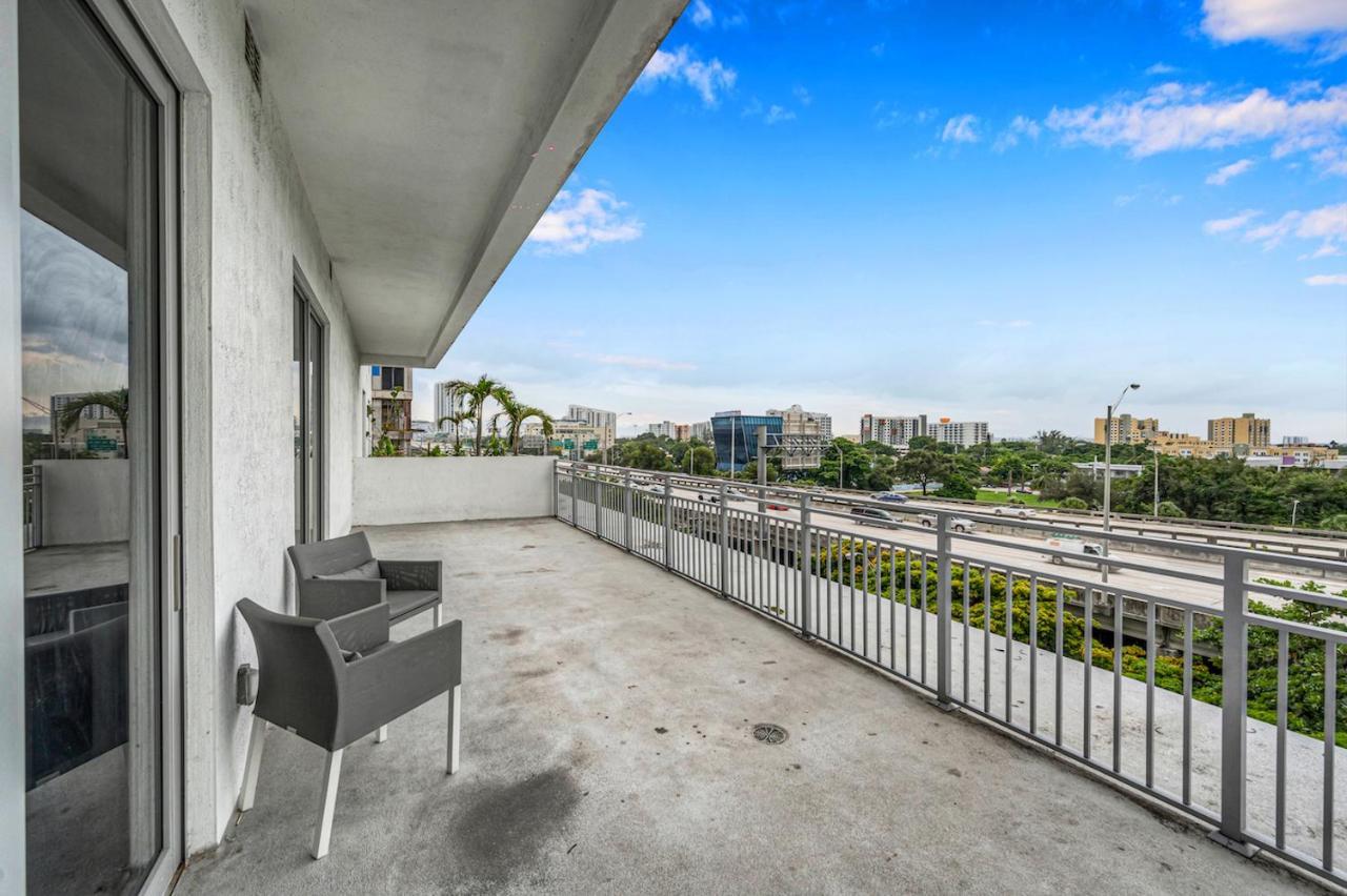 Апартаменти Modern Unit In Downtown Miami With Free Parking Екстер'єр фото